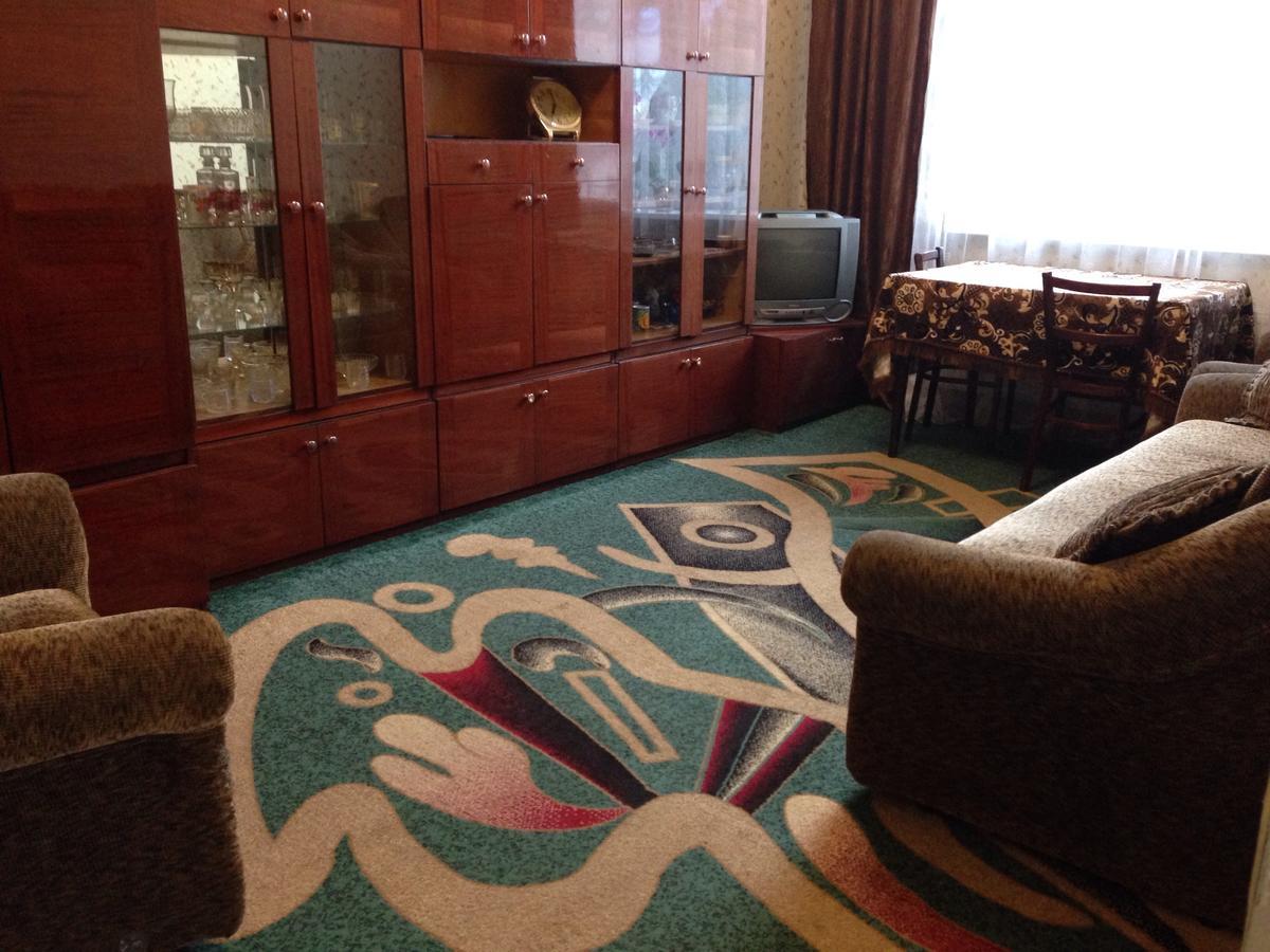 Уютная Двухкомнатная Квартира Umanʼ Extérieur photo